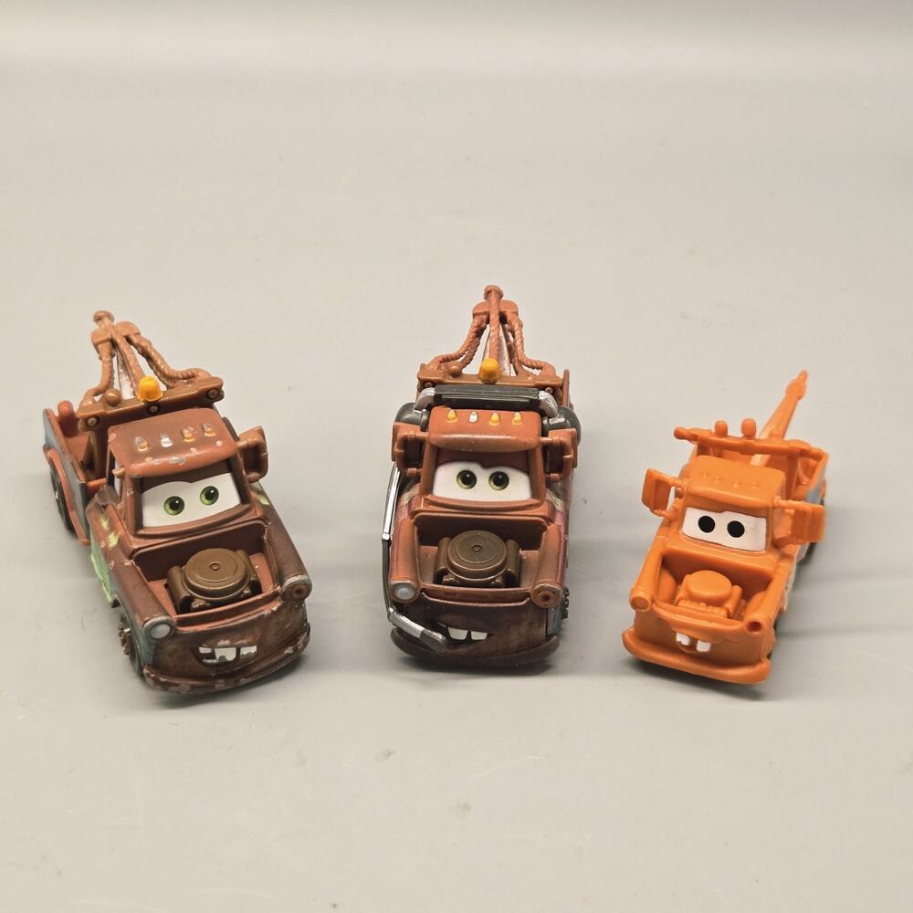 Disney Pixar Cars Tow Mater Lot Of 3 Race Team/Radiator Springs